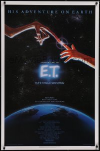 5k0377 E.T. THE EXTRA TERRESTRIAL studio style 1sh 1983 Steven Spielberg, John Alvin art over Earth!