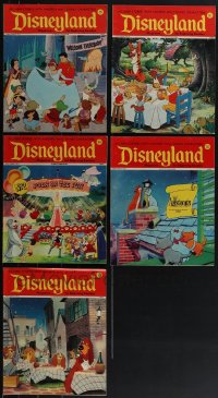 5m0124 LOT OF 5 DISNEYLAND MAGAZINES BETWEEN #1-5 1970s Cinderella, Winnie the Pooh & more!