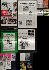 5m0323 LOT OF 16 UNCUT PRESSBOOKS 1940s-1970s advertising for a variety of different movies!