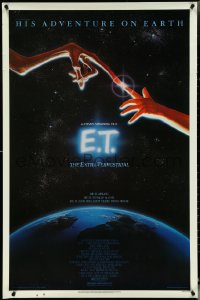 5s0868 E.T. THE EXTRA TERRESTRIAL studio style 1sh 1983 Steven Spielberg, John Alvin art over Earth!