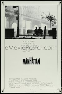 5s0973 MANHATTAN style B 1sh 1979 classic image of Woody Allen & Diane Keaton by bridge!