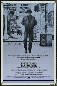 5s1088 TAXI DRIVER int'l 1sh 1976 image of Robert De Niro walking in New York City, Martin Scorsese!