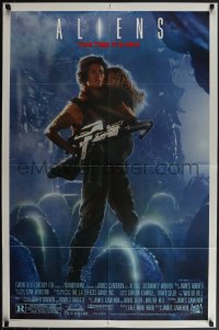 5t0809 ALIENS 1sh 1986 James Cameron sci-fi sequel, Sigourney Weaver as Ripley carrying Carrie Henn!