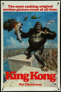 5t1016 KING KONG teaser 1sh 1976 John Berkey art of the BIG Ape standing on the Twin Towers!