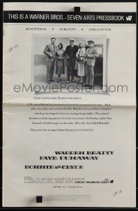 5t0548 BONNIE & CLYDE pressbook 1967 Arthur Penn, gangsters Warren Beatty & Faye Dunaway!