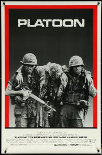 5w0937 PLATOON int'l 1sh 1986 Charlie Sheen & Quinn helping Pedersen, Oliver Stone, Vietnam War!