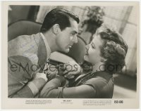 5y0076 LARAINE DAY signed 8x10.25 still R1950 romantic close up with Cary Grant in Mr. Lucky!