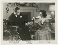 5y0103 TERESA WRIGHT signed 8x10.25 still 1950 with Marlon Brando in wheelchair in The Men!