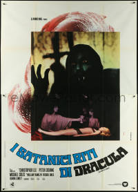 5y0308 SATANIC RITES OF DRACULA Italian 2p 1974 different image of Count Dracula & his Vampire Bride!
