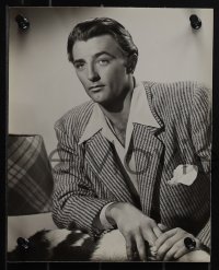 5y1847 ROBERT MITCHUM 3 from 7.5x9.5 to 8.25x10 stills 1940s wonderful portrait images of the star!