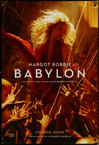 5z0300 BABYLON teaser DS 1sh 2022 Damien Chazelle, sexy Margot Robbie surrounded by partygoers!