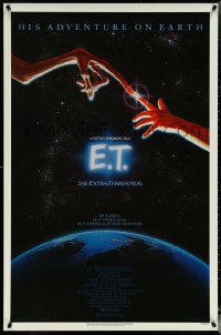 5z0378 E.T. THE EXTRA TERRESTRIAL studio style 1sh 1982 Steven Spielberg, John Alvin art over Earth!