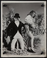 6b1703 MARGUERITE CHAPMAN 2 8x10 stills 1940s full-length portraits w/ scarecrow and posing on net!