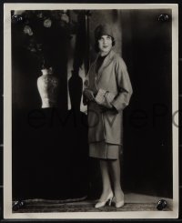 6b1705 MARY BRIAN 2 8x10 news photos 1928 folding hankerchief and full-length by Richee!