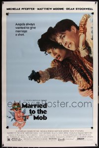 6d0901 LOT OF 12 UNFOLDED SINGLE-SIDED 27X41 MARRIED TO THE MOB ONE-SHEETS 1988 Pfeiffer, Modine