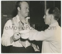 6f1488 CITIZEN KANE candid 7.5x8.75 still 1941 Orson Welles w/tea mug of heroic size, photo by Kahle!