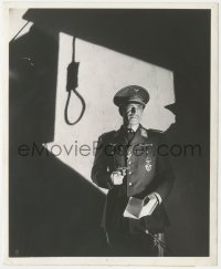6h0076 CASABLANCA 8.25x10 still 1942 Conrad Veidt as Major Strasser pointing gun by noose shadow!
