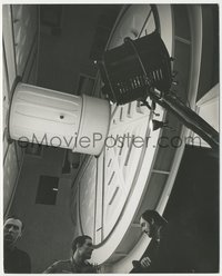 6j1311 2001: A SPACE ODYSSEY deluxe 8x10 still 1968 Dullea & Kubrick on the centrifuge set!