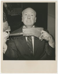 6j1315 ALFRED HITCHCOCK PRESENTS candid TV 7x9 still 1958 Alfred Hitchcock on set with prop weapon!