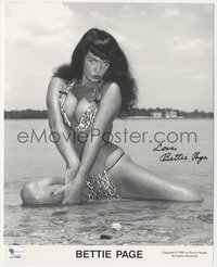 6j0170 BETTIE PAGE signed 8x10 publicity photo 1995 in sexy leopardskin bikini by Bunny Yeager!
