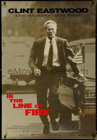6k0735 IN THE LINE OF FIRE int'l 1sh 1993 Wolfgang Petersen, Clint Eastwood as bodyguard!